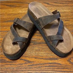 White Mountain Hooked Platform Leather Sandals Contoured Footbeds. Size 9